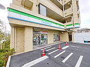 ファミリーマート浦和領家一丁目店 徒歩7分。 500m