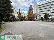 本町1丁目児童公園 徒歩10分。 740m