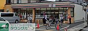 セブンイレブン鳩ケ谷坂下3丁目店 徒歩4分。コンビニ 290m
