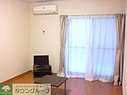 1Fはフローリング、2F以上は絨毯になります。