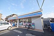 ローソンさいたま上木崎店 徒歩3分。コンビニ 180m