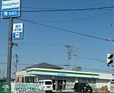 ファミリーマート蕨南町四丁目店 徒歩11分。コンビニ 860m