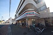 セブンイレブン戸田新曽南店 624m