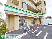 ファミリーマート浦和領家一丁目店 徒歩5分。 330m