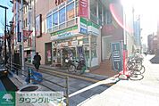 ファミリーマート埼玉県庁店 徒歩7分。コンビニ 520m