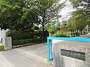 蕨市立東中学校 徒歩34分。中学校 2700m