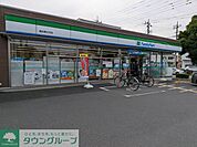ファミリーマート越谷東大沢店 徒歩5分。 360m