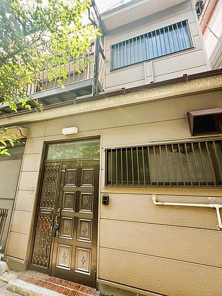 玄関を拡大表示