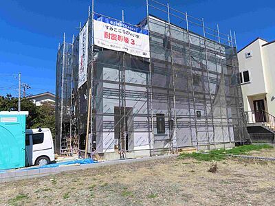 外観：建設工事が順調に進んでおります。外装・内装共に確認、ご内覧が可能です。