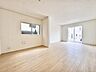 リビング/ダイニング：こちらの住宅を夢のマイホームにいかがでしょうか。きっとお写真では伝わらない良さがお分かりいただけます。