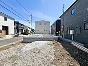 並列2台駐車可能に加えて、南庭付きになります。簡易的なBBQやお子様用のプール等も出来そうです。