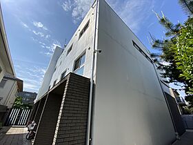 東京都新宿区中町8（賃貸マンション1LDK・1階・51.04㎡） その1