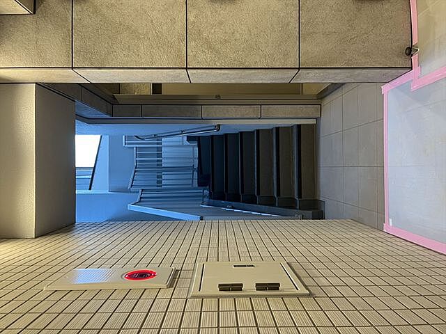 9 / 18