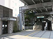 新馬場駅[2600m]