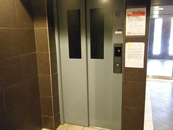 画像19:外観エレベーター