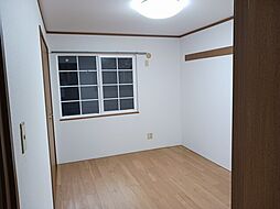 JR鹿児島本線 川内駅 バス10分 育英小入口下車 徒歩2分の賃貸アパート 1階2LDKのリビング/ダイニング