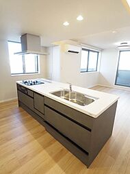 鹿児島市電1系統 荒田八幡駅 二中通駅　徒歩16分、　鹿児島下車 徒歩13分の賃貸マンション 2階3LDKのリビング/ダイニング