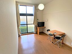 JR鹿児島本線 鹿児島中央駅 バス15分 中草牟田下車 徒歩10分の賃貸アパート 1階1Kのリビング/ダイニング