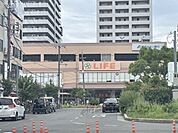 ライフ　香里園店まで1700メートル