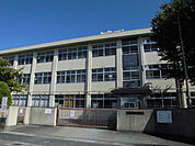 鳩里小学校