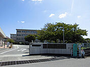 平岡東小学校