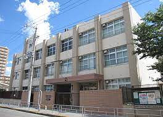画像18:大阪市立三先小学校（657m）