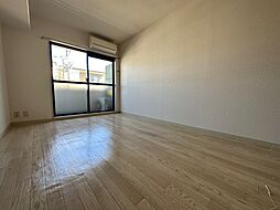 メゾン・ド・六甲パート5 2階ワンルームのリビング/ダイニング