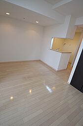 サムティ三宮レガニール 6階ワンルームのリビング/ダイニング