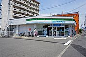 ファミリーマート庄町三丁目店まで575ｍ