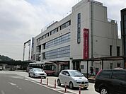 鶴川駅前 1300m