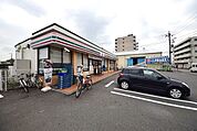 セブンイレブン大和桜森店 322m
