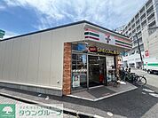 セブンイレブン横浜十日市場駅南口店 徒歩1分。 70m