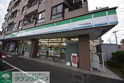 ファミリーマート大和深見西店 徒歩11分。コンビニ 810m