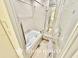 一日の疲れを癒すための心地よいバスタイムを演出する浴室はゆとりあるサイズを採用。