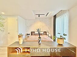 造りこんだ空間演出の妙が生み出す光と質のハーモニーはこの住宅のクオリティの良さを実感させてくれます。