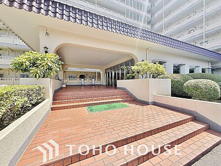 色合いも落ち着いた色を中心に構成され、清潔感のある雰囲気で居住者・来客者を迎えてくれます。