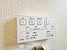 トイレ：おしりを優しく洗ってくれるだけではなく、便座を優しい温度で温め、快適さを創出します。