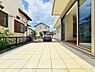 その他：たしましたので、大きめのお車でも駐車可能です。駐車（戸建）:::自転車やバイクなど、ゆとりのある敷地