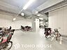 設備：広さがしっかり確保された敷地内駐輪場。かさ張る自転車も安心して停めることができます。