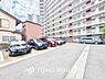 駐車場：近隣の駐車場まで歩く必要がありません。 子どもや高齢者がいる世帯では駐車場から自宅までの距離が短い方が便利かつ、お荷物を運ぶ際にも距離が短い事で気軽に買い物を楽しめます。