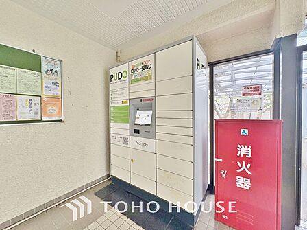 宅配ボックスは留守中でも宅配便の荷物が受け取れる為昼間の受け取りが困難な共働き世帯に需要が高い設備。