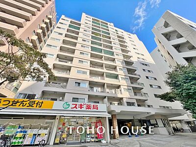 外観:みんなが街探しのポイントにしているのは何。第1位は過半数が支持した納得の 「交通の利便性」。続いて3割以上の人が「住環境」と「公園、緑地の充実」です。 外観:みんなが街探しのポイントにしているのは何。第1位は過半数が支持した納得の 「交通の利便性」。続いて3割以上の人が「住環境」と「公園、緑地の充実」です。