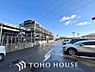 駐車場：近隣の駐車場まで歩く必要がありません。 子どもや高齢者がいる世帯では駐車場から自宅までの距離が短い方が便利かつ、お荷物を運ぶ際にも距離が短い事で気軽に買い物を楽しめます。