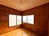 洋室：自然光が入り、風通しが良く、明るく快適なお部屋です。