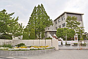 小学校「東郷町立高嶺小学校まで135ｍ」南隣接