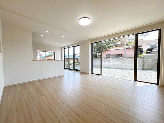 室内 前橋市総社町総社1300-3