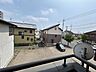 収納：【眺望】敷地の南側には、建物がないため圧迫感がなく、風通しもよさそうですね。二階ベランダからの眺望です。