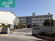 岡山市立中山小学校 900m