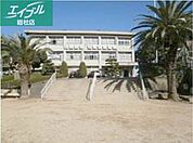倉敷市立旭丘小学校 709m