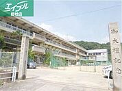 倉敷市立連島西浦小学校 607m